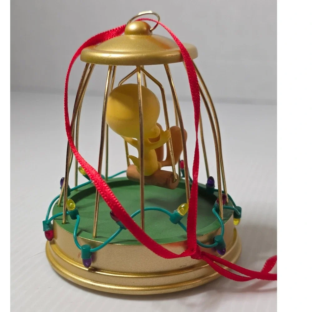 Hallmark Tweety‎ Bird Ornament Small Gold Fair condition needs work